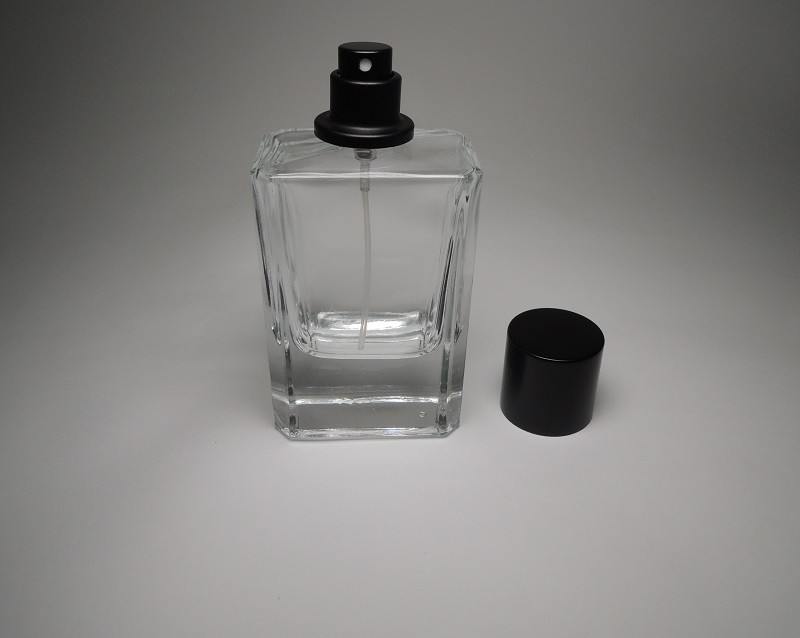 嵌入式铝制喷头厚底方扁形香水瓶含盖内外盖