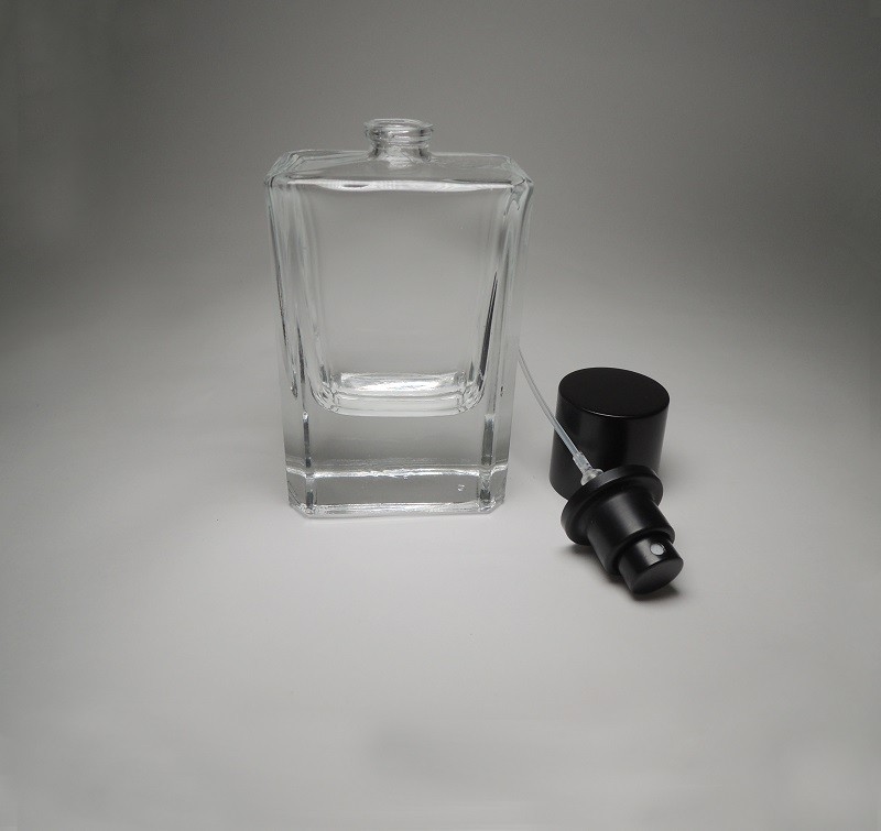 嵌入式鋁製噴頭厚底方扁形香水瓶含蓋內外蓋